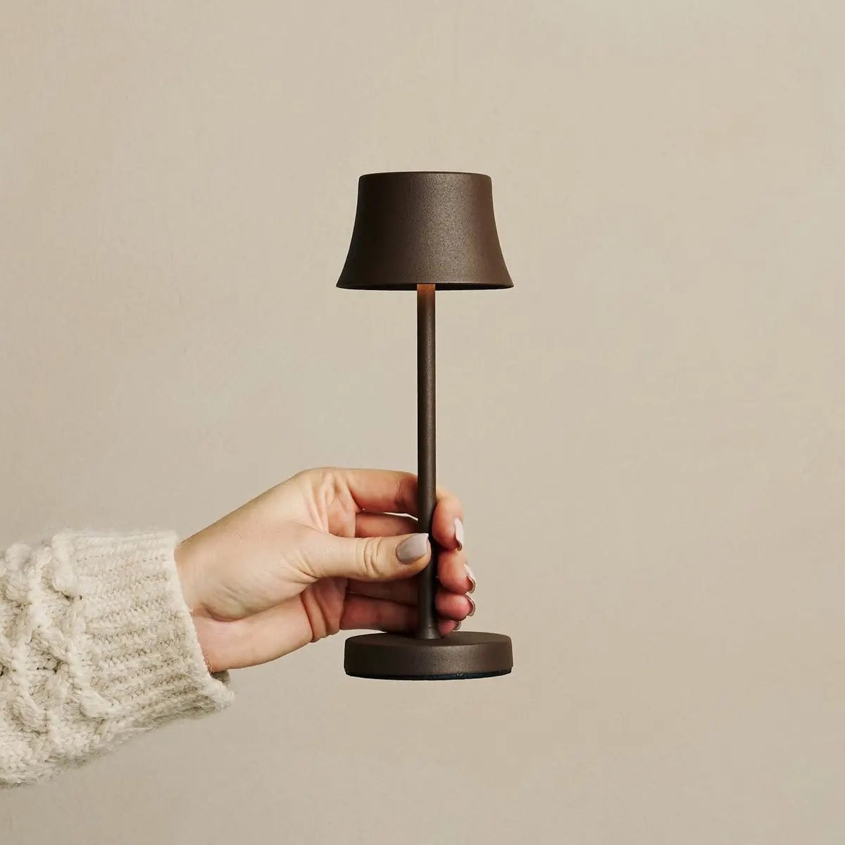 Kombi-Set Profi | 4 x wiederaufladbare Tischlampen mit Ladestation