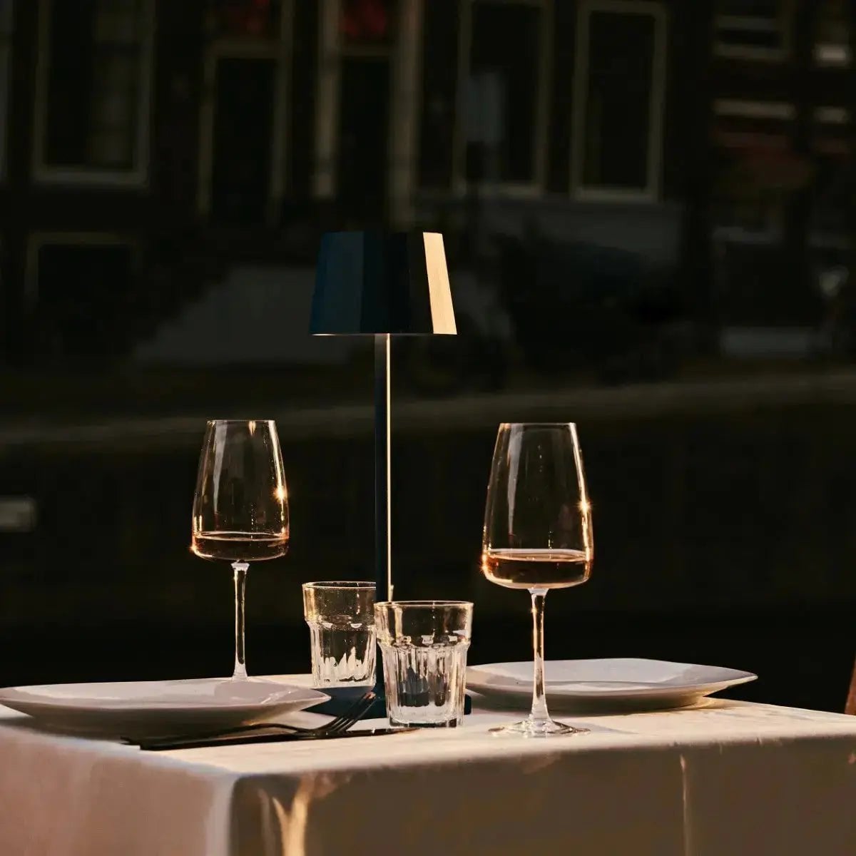 Kombi-Set Profi | 4 x wiederaufladbare Tischlampen mit Ladestation