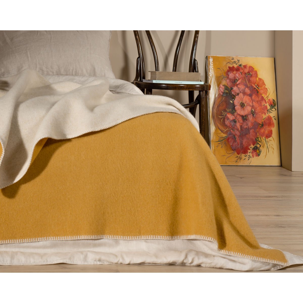 Bettdecke aus Wolle in MISTED YELLOW