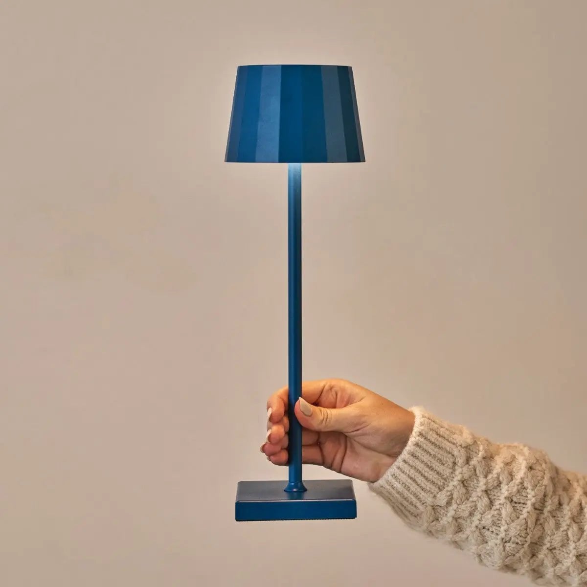 Kombi-Set Profi | 4 x wiederaufladbare Tischlampen mit Ladestation