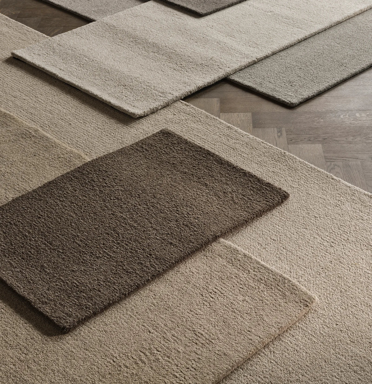 BOLIA Natura hangemachter Teppich Light Grau, Designed by BOLIA Design Team