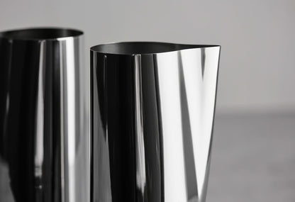 BOLIA Rheolog Karaffe Edelstahl 1 Liter, Designed by jüngerkühn